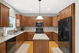 9723 Elle Ave, Saint John, IN 46373 - Photo 14