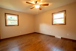 53 Cain Dr, Valparaiso, IN 46383 - Photo 10