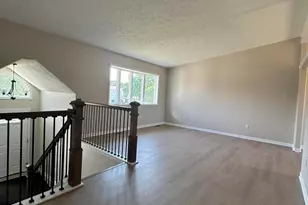 7396 Kestrel St, Hobart, IN 46342 - Photo 8