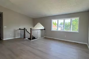 7396 Kestrel St, Hobart, IN 46342 - Photo 12