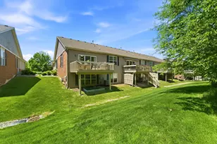 8745 Forest Glen Ct, Saint John, IN 46373 - Photo 4