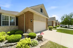 8745 Forest Glen Ct, Saint John, IN 46373 - Photo 2