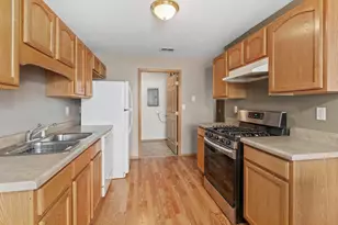 8222 Lincoln Cir, Merrillville, IN 46410 - Photo 8