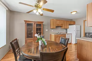8222 Lincoln Cir, Merrillville, IN 46410 - Photo 6