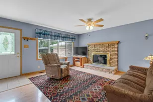 329 Dogwood St NW, Demotte, IN 46310 - Photo 4