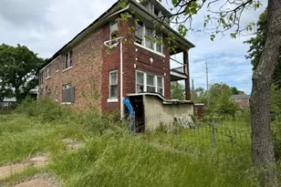 304 Polk St, Gary, IN 46402 - Photo 2
