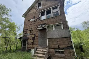 304 Polk St, Gary, IN 46402 - Photo 4