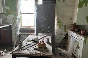 304 Polk St, Gary, IN 46402 - Photo 12