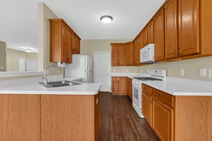 952 Portrait Pl, Dyer, IN 46311 - Photo 10
