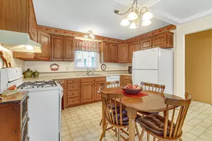 1053 Avondale St, Valparaiso, IN 46385 - Photo 8