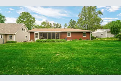 1053 Avondale Street, Valparaiso, IN 46385 - Photo 2