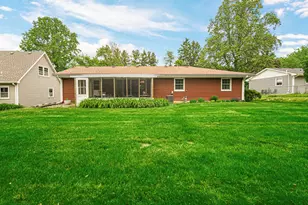 1053 Avondale St, Valparaiso, IN 46385 - Photo 2
