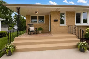 408 Cherry Hill Rd, Dyer, IN 46311 - Photo 2
