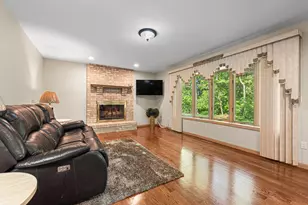 7125 Dove Dr, Schererville, IN 46375 - Photo 8