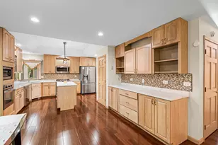 7125 Dove Dr, Schererville, IN 46375 - Photo 4