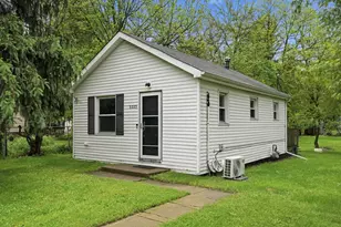 3223 E 35th Pl, Lake Station, IN 46405 - Photo 2