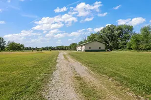 2729 W 1450 N, Wheatfield, IN 46392 - Photo 2