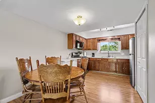 831 Summit Park Ct N, Crown Point, IN 46307 - Photo 4