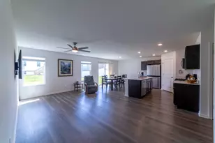 605 Ensign Pl, Hebron, IN 46341 - Photo 4