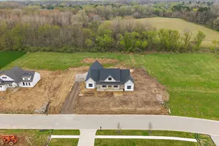 493 Stonebridge Pkwy, Valparaiso, IN 46383 - Photo 4