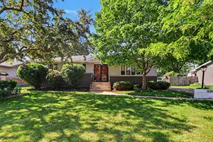 7699 W 84th Pl, Crown Point, IN 46307 - Photo 10