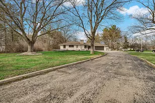 1710 Minnesota St, Hobart, IN 46342 - Photo 2