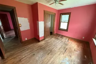 118 W Spring St, Winamac, IN 46996 - Photo 8