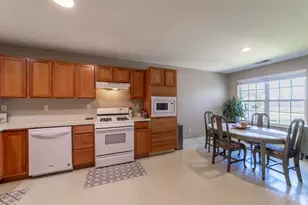 1615 Golden Oak Dr, Crown Point, IN 46307 - Photo 14