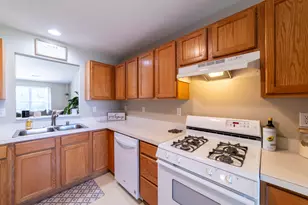 1615 Golden Oak Dr, Crown Point, IN 46307 - Photo 8