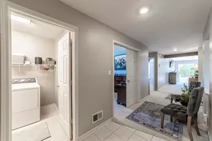 1615 Golden Oak Dr, Crown Point, IN 46307 - Photo 2