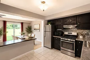 8327 Fairbanks St, Crown Point, IN 46307 - Photo 10