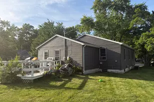 102 Northview Dr, Valparaiso, IN 46383 - Photo 4