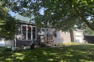 102 Northview Dr, Valparaiso, IN 46383 - Photo 2