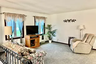 829 Tyler Ave, Dyer, IN 46311 - Photo 6