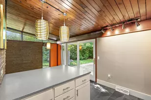 1952 Woodridge Cir, Valparaiso, IN 46383 - Photo 14