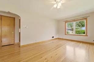 224 Madison St, Michigan City, IN 46360 - Photo 4