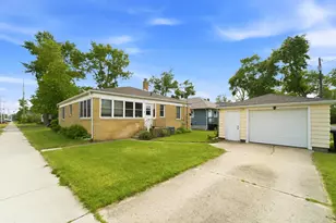 224 Madison St, Michigan City, IN 46360 - Photo 2