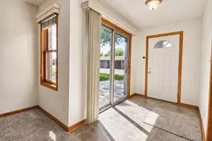 944 Birch Dr, Crown Point, IN 46307 - Photo 2