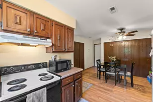 100 Plum Creek Dr, Schererville, IN 46375 - Photo 10