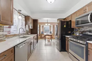 1507 W 94th Ct, Crown Point, IN 46307 - Photo 10