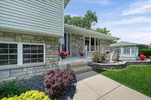 735 S Sherman St, Crown Point, IN 46307 - Photo 4