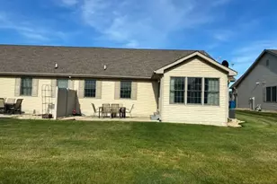 901 9th St SW, Demotte, IN 46310 - Photo 4