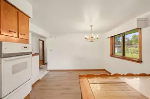 725 S East St, Crown Point, IN 46307 - Photo 6