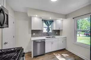 2756 Howard St, Lake Station, IN 46405 - Photo 4