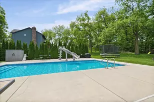 352 Tremont Ln, Valparaiso, IN 46385 - Photo 34