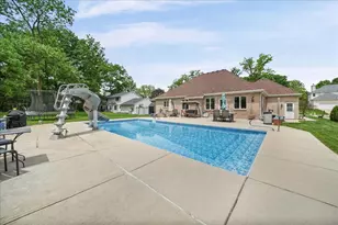352 Tremont Ln, Valparaiso, IN 46385 - Photo 40