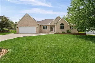 352 Tremont Ln, Valparaiso, IN 46385 - Photo 1
