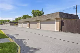 405 Old Stone Rd, Munster, IN 46321 - Photo 20