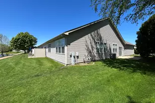 1261 Bluebell Trail, Schererville, IN 46375 - Photo 4