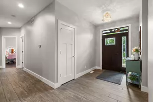 10186 Rustic Dr, Demotte, IN 46310 - Photo 4